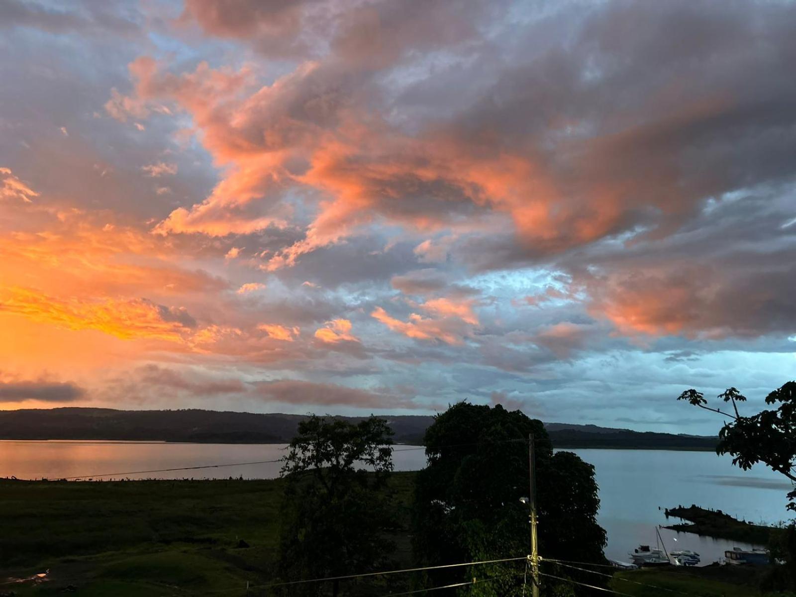 Villas Paradise Arenal Volcano Lake View El Castillo Exterior foto